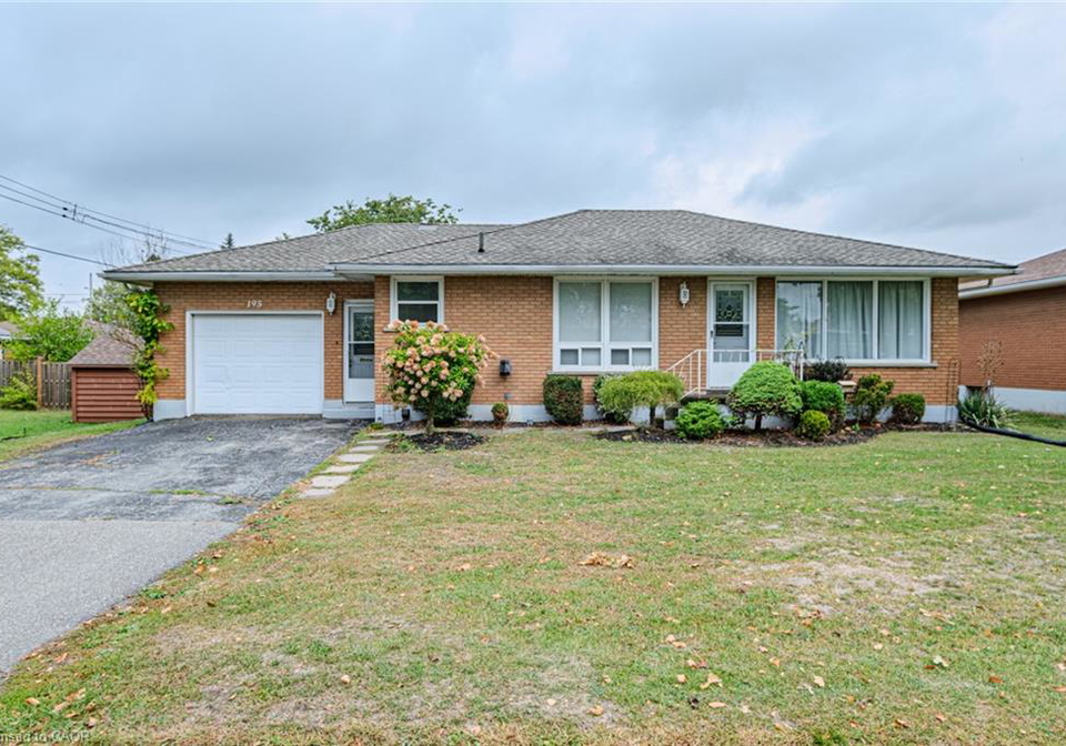 195-connaught-avenue-delhi-ontario-40771763