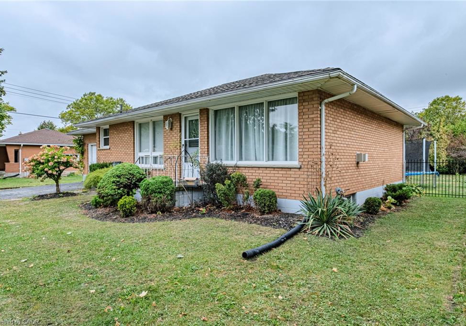 195-connaught-avenue-delhi-ontario-40771763