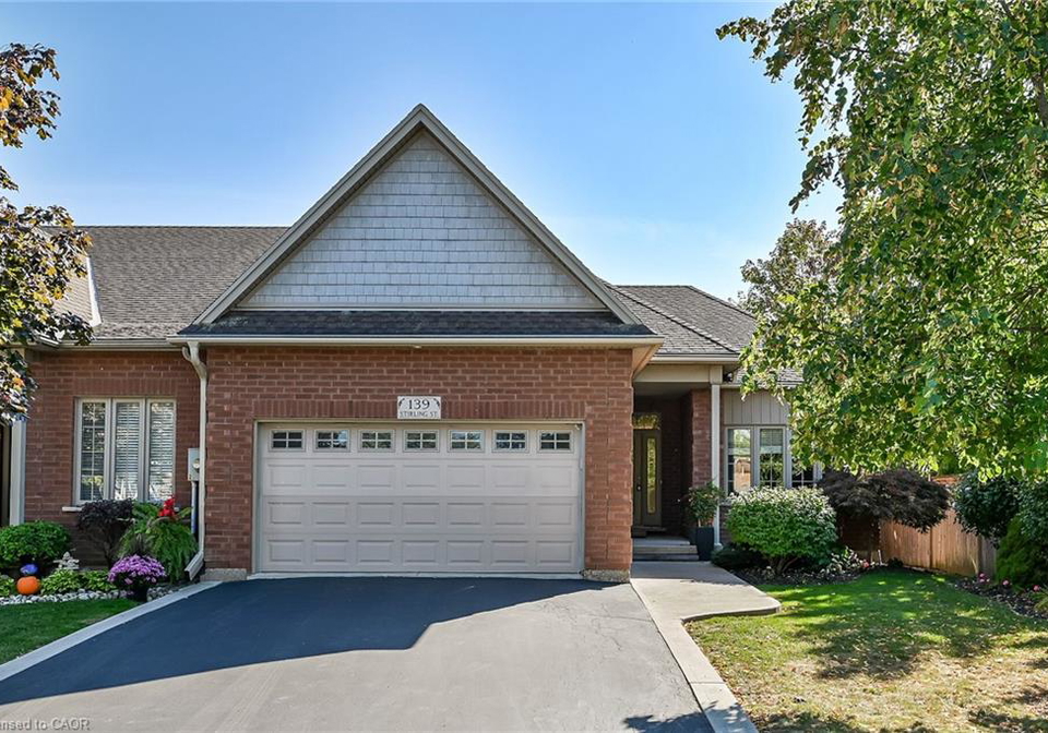 139-stirling-street-caledonia-ontario-40771939