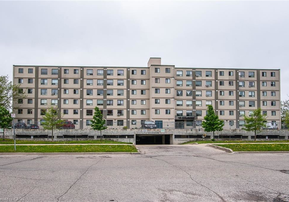 18-holborn-court-kitchener-ontario-40771970