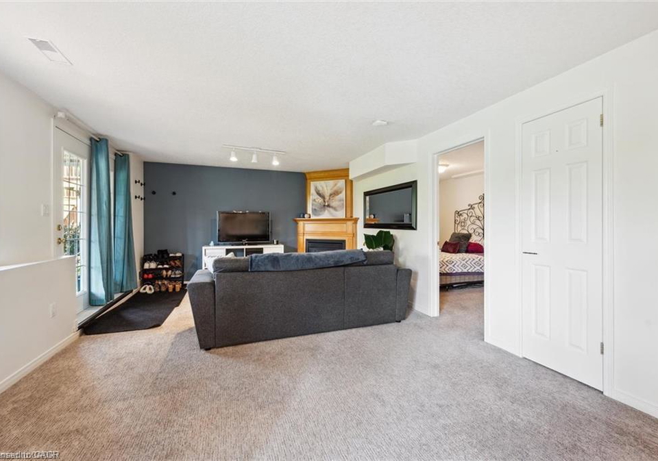 41-munroe-crescent-guelph-ontario-40771987