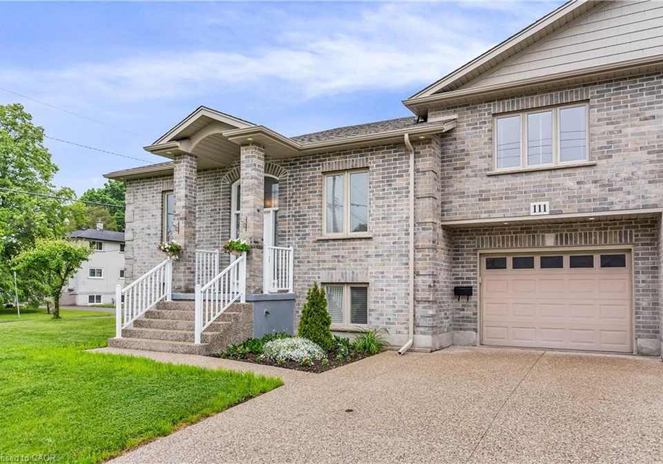 111-schweitzer-street-kitchener-ontario-40772015