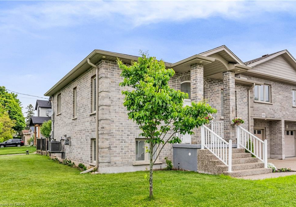 111-schweitzer-street-kitchener-ontario-40772015