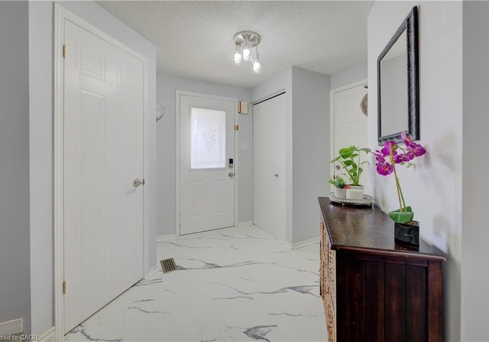 36-robertson-street-fergus-ontario-40772077