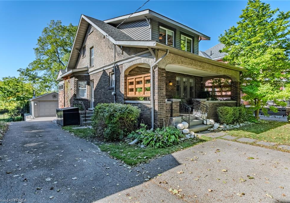 30-banfield-street-paris-ontario-40772116
