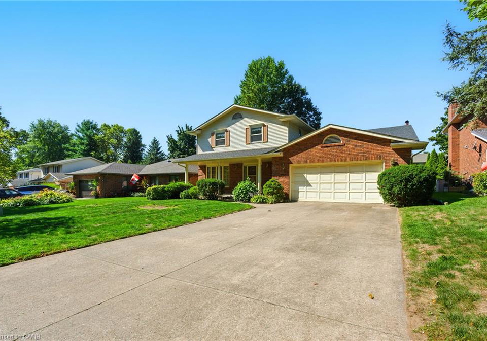32-deerpark-crescent-fonthill-ontario-40772303