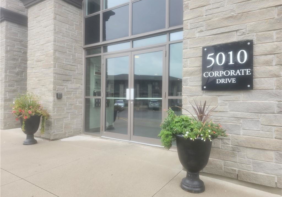 5010-corporate-drive-burlington-ontario-40772461