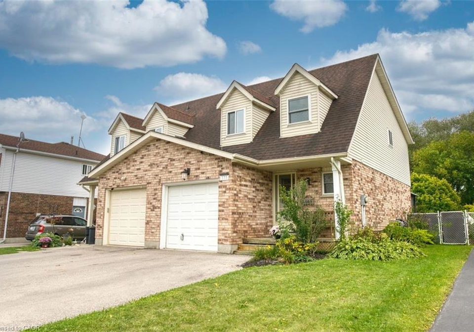 135-eastforest-trail-kitchener-ontario-40772599