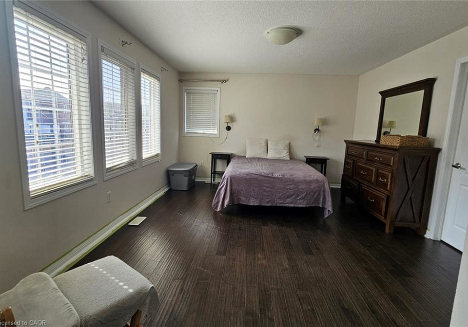 101-commuter-drive-brampton-ontario-40772617