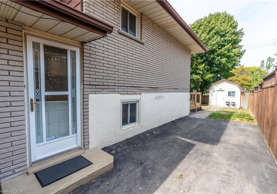 12-shea-crescent-kitchener-ontario-40772642