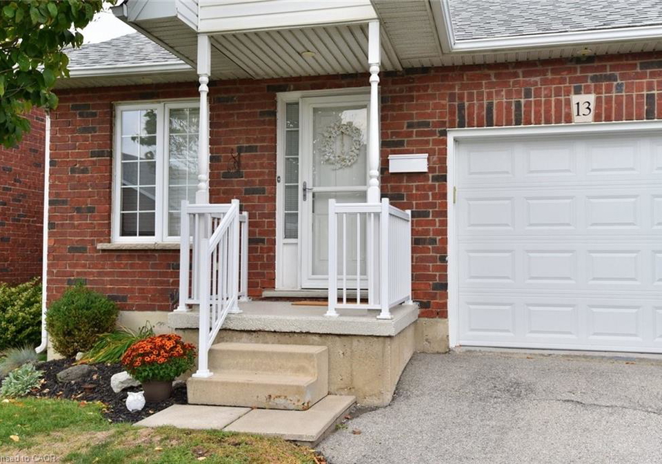 243-fennell-avenue-e-hamilton-ontario-40772699