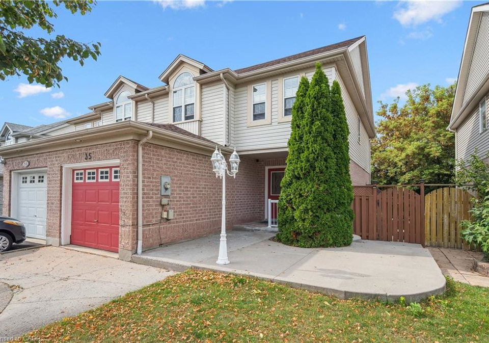 35-small-court-cambridge-ontario-40772722