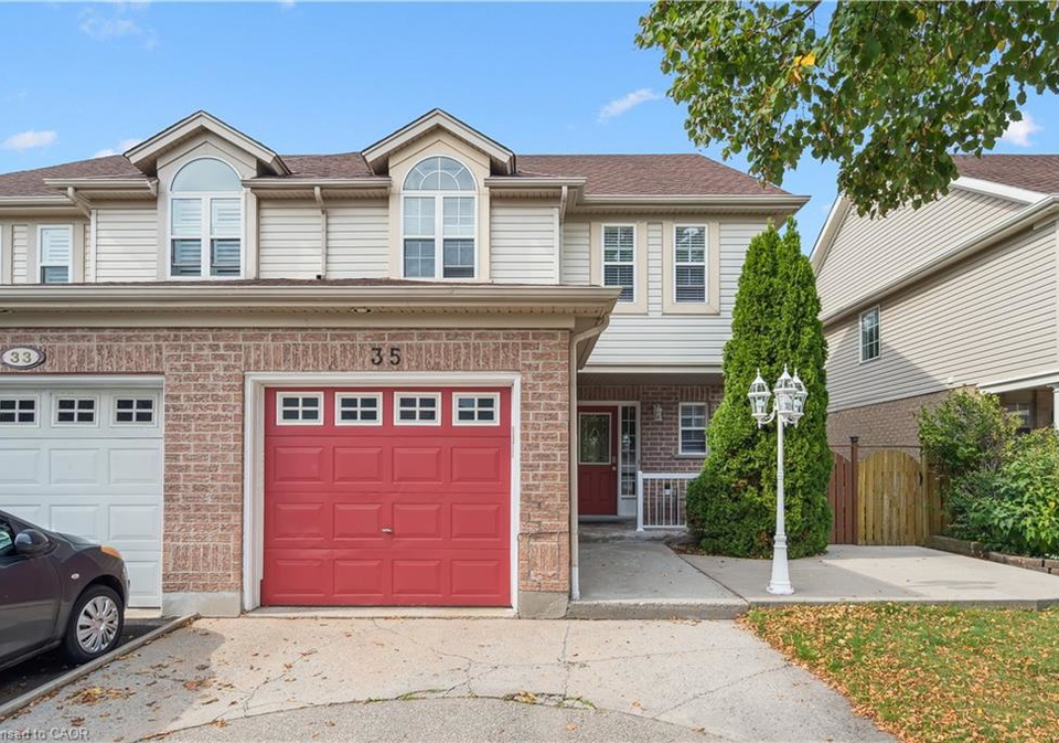 35-small-court-cambridge-ontario-40772722