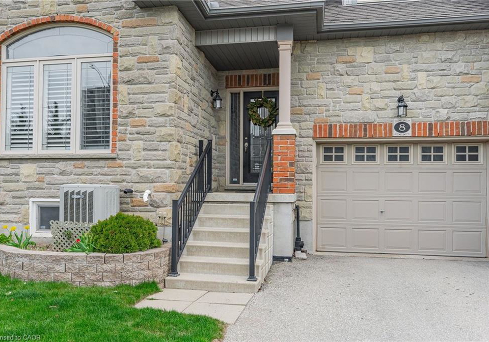 8-pamela-lane-cambridge-ontario-40772740
