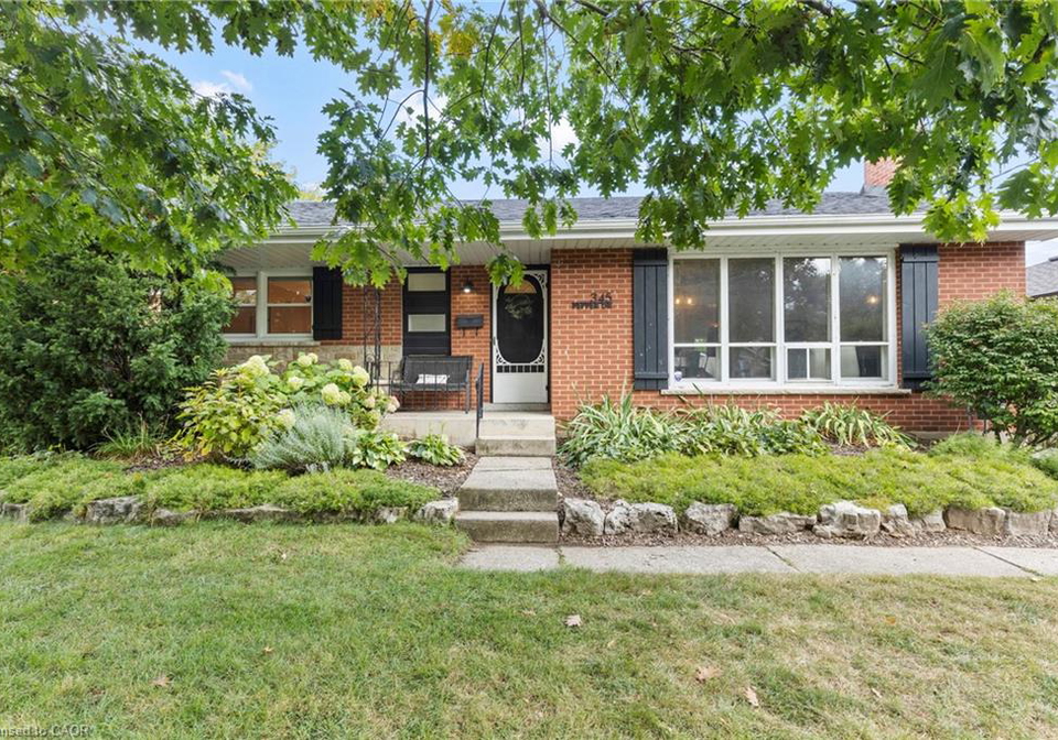 345-pepper-drive-burlington-ontario-40772795