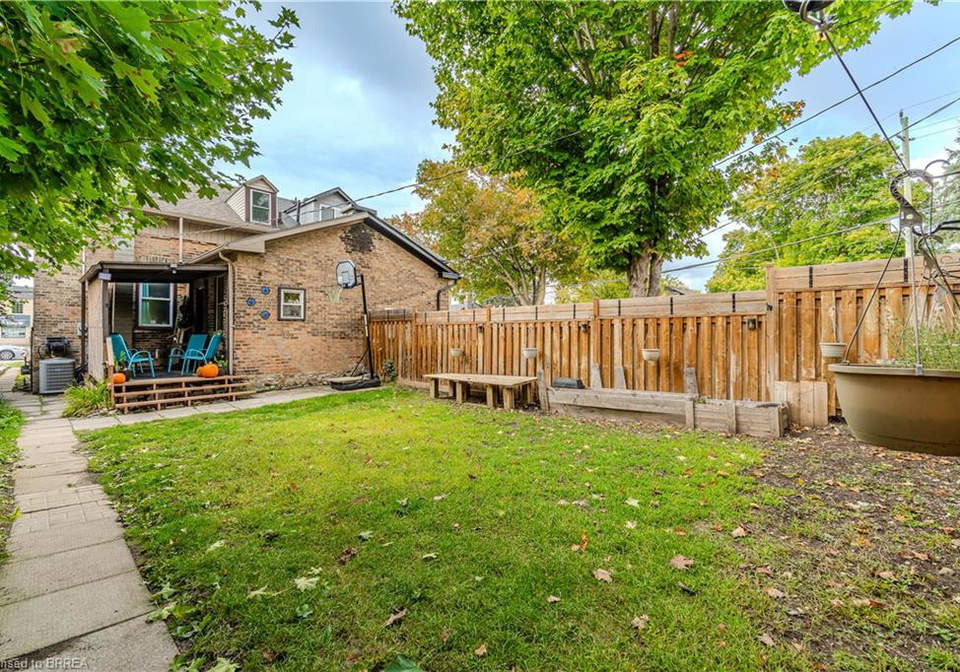75-willow-street-paris-ontario-40772798