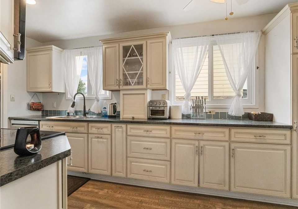 47-canterbury-drive-st-catharines-ontario-40772956