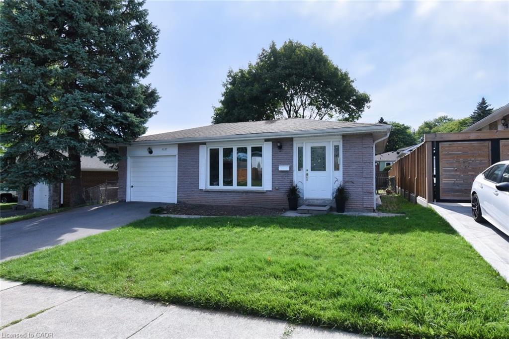 1327-janina-boulevard-burlington-ontario-40772983