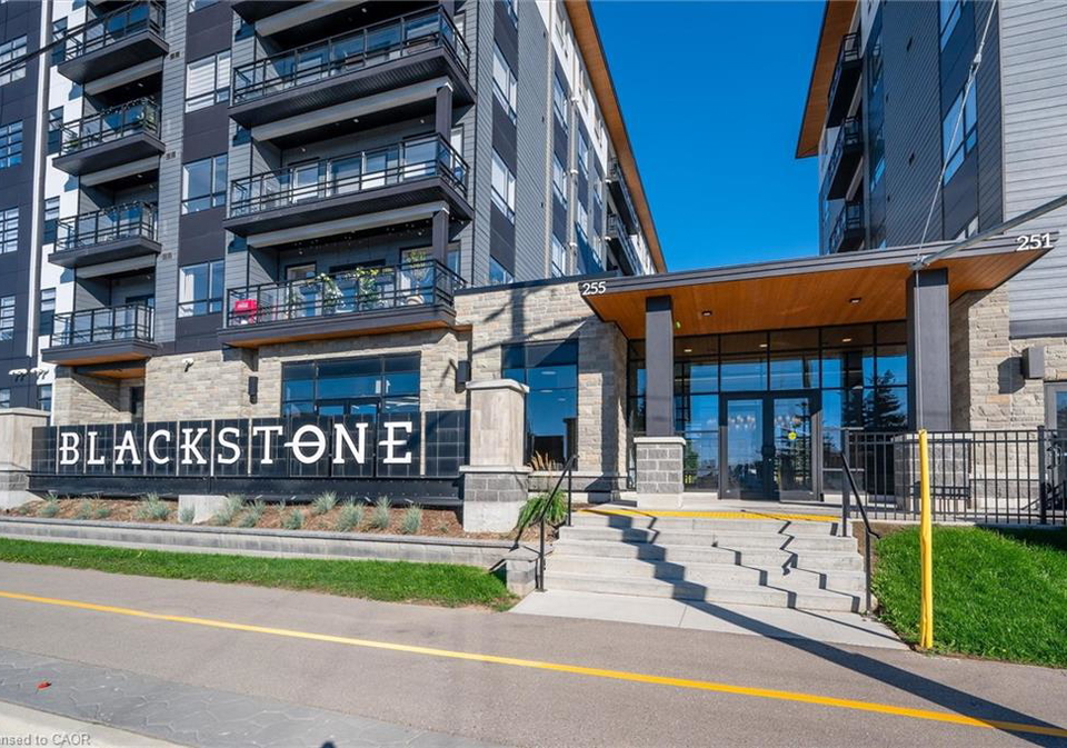 251-northfield-drive-e-waterloo-ontario-40773020