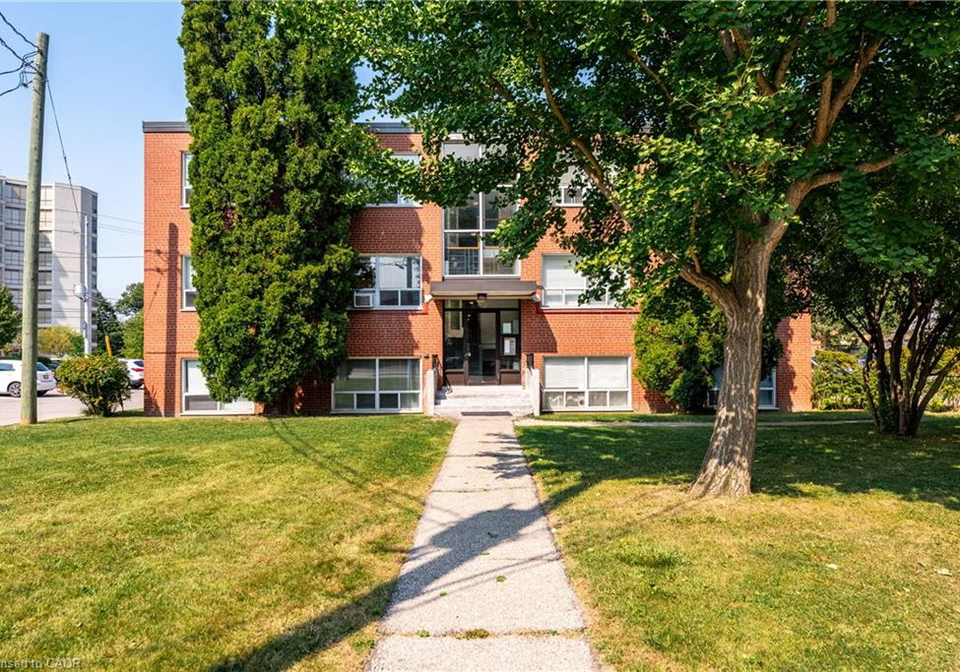37-mericourt-road-hamilton-ontario-40773054