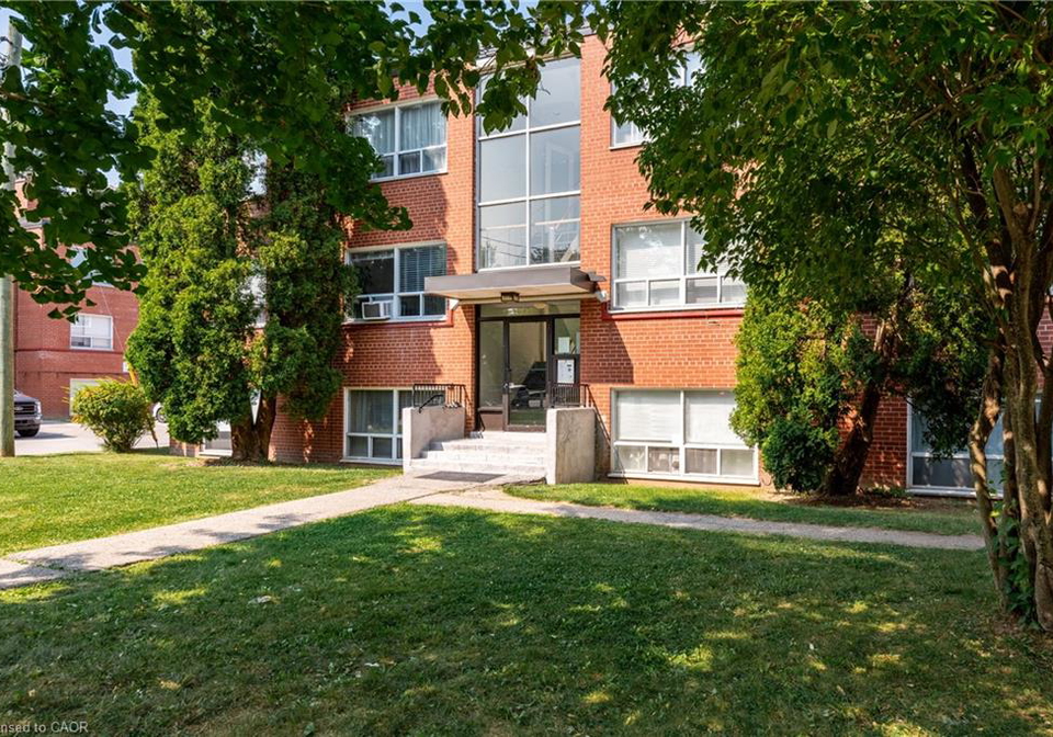 37-mericourt-road-hamilton-ontario-40773054