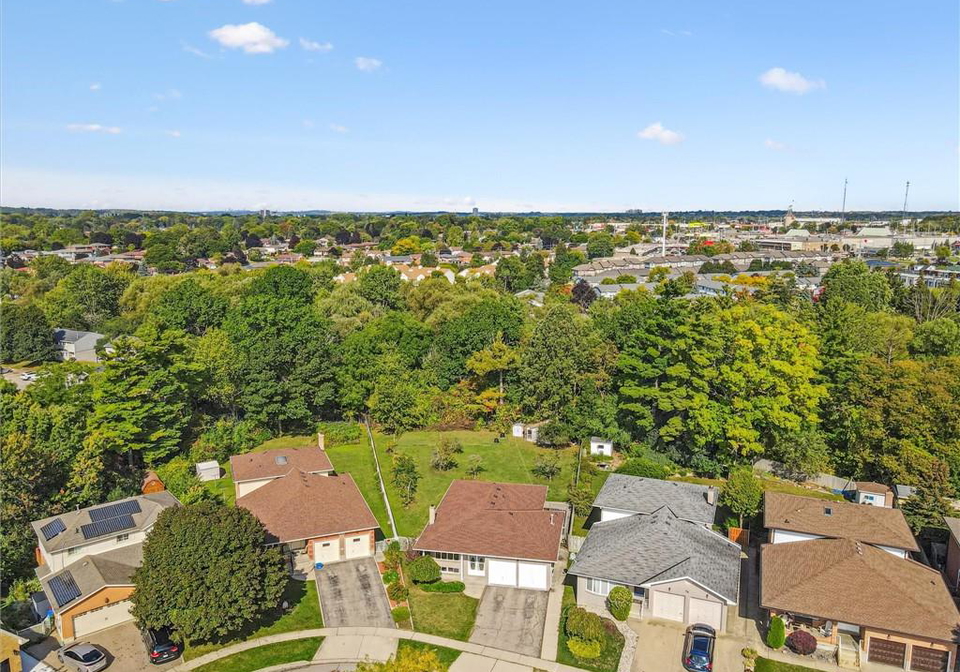 42-azores-crescent-cambridge-ontario-40773327