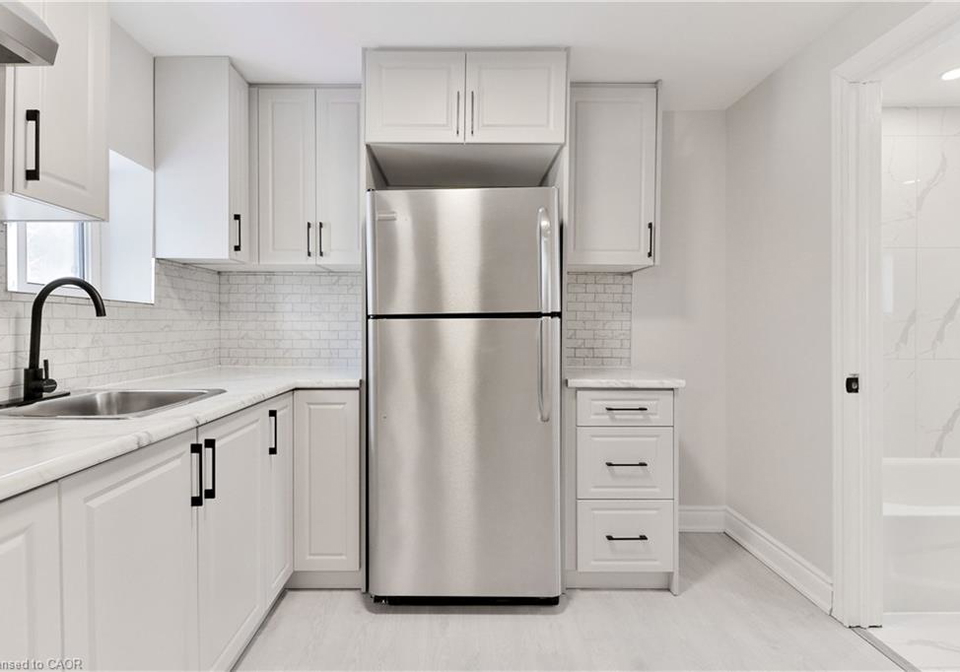 93-mcmillan-drive-oshawa-ontario-40773342
