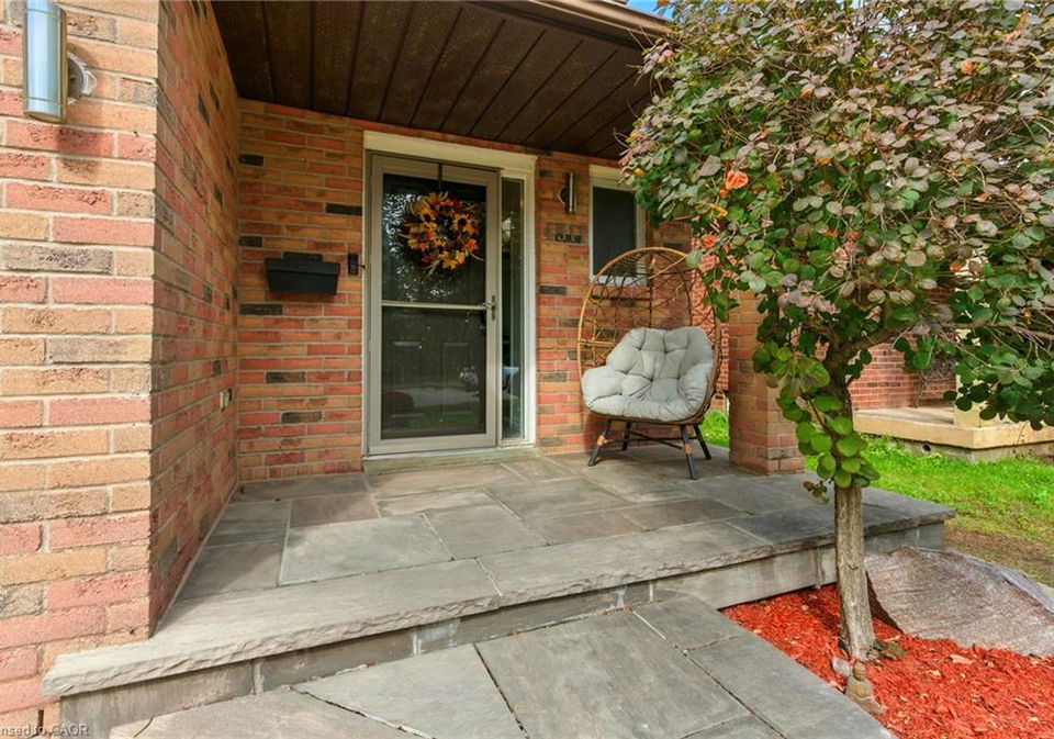 4511-st-volodymyr-crescent-lincoln-ontario-40773521