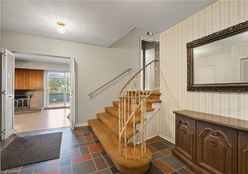 264-camelot-drive-burlington-ontario-40773759