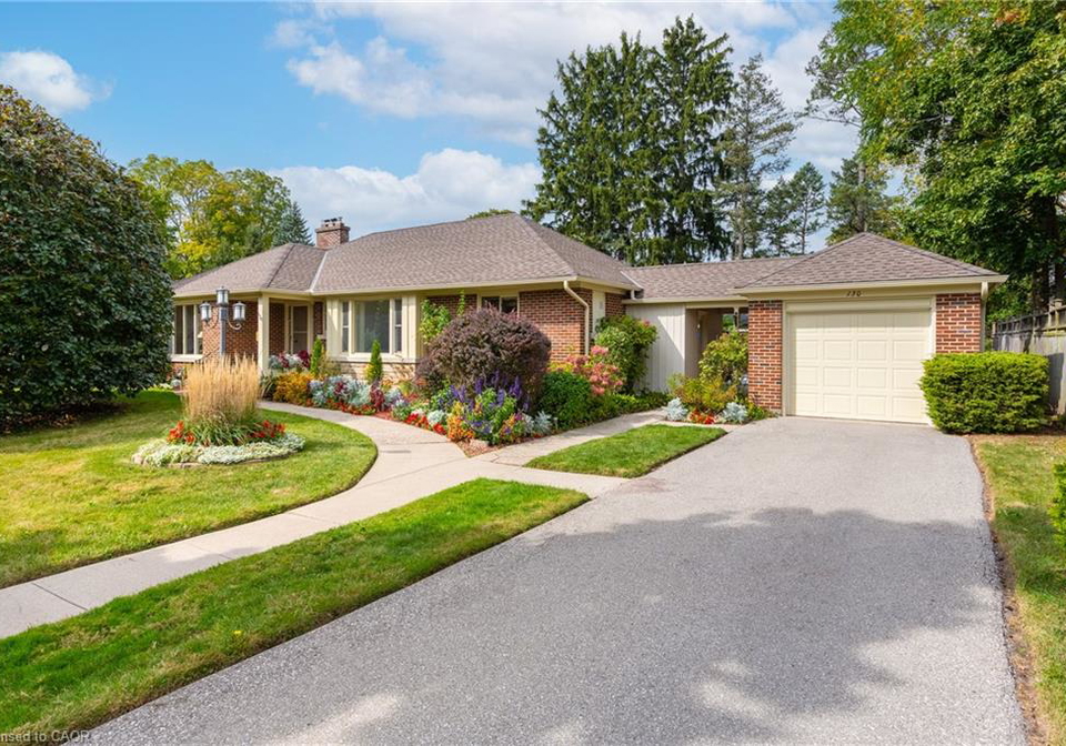 130-highland-park-cambridge-ontario-40773776