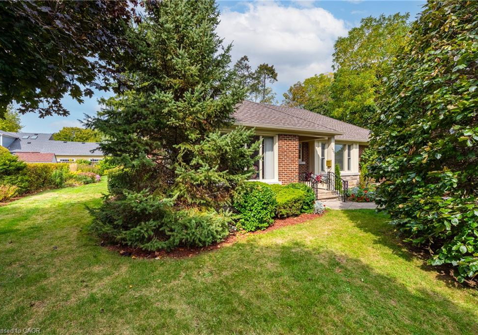 130-highland-park-cambridge-ontario-40773776