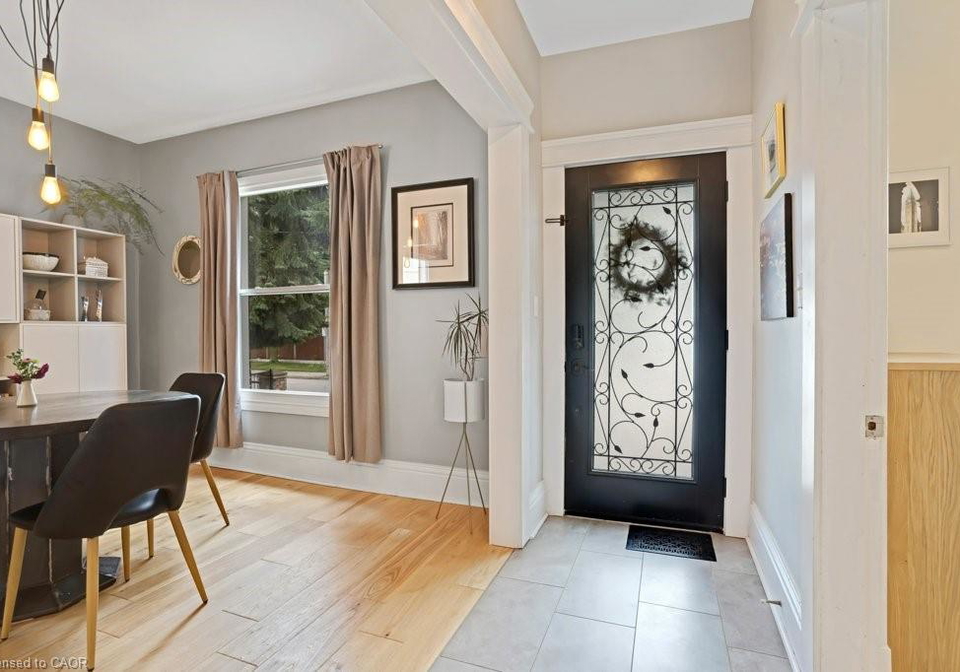 27-spring-street-brantford-ontario-40773828