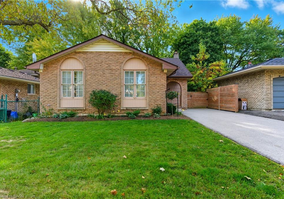 7-farmer-court-hamilton-ontario-40773897