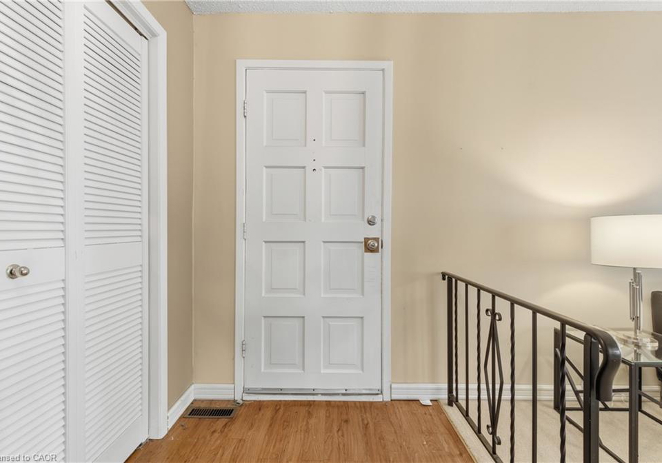 7-farmer-court-hamilton-ontario-40773897