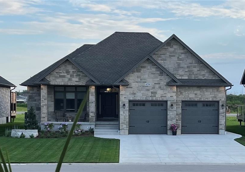 434-normanton-street-port-elgin-ontario-40774038