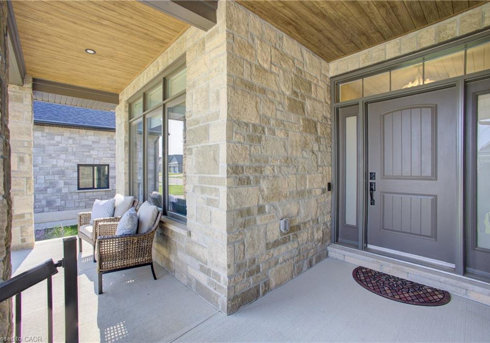434-normanton-street-port-elgin-ontario-40774038