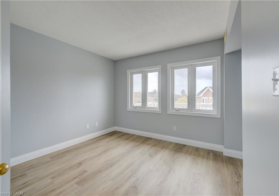 1701-lampman-avenue-burlington-ontario-40774159