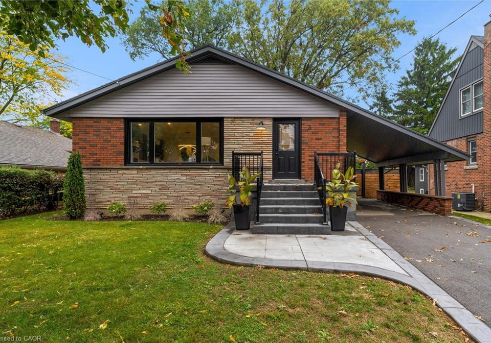 3-mulock-avenue-hamilton-ontario-40774239
