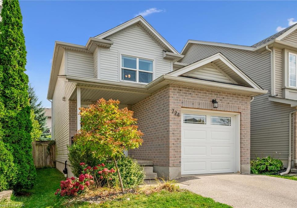 724-paris-boulevard-waterloo-ontario-40774275