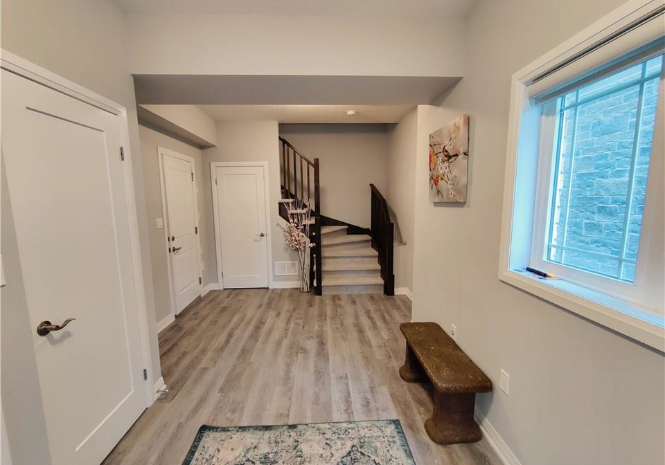 14-aquarius-crescent-hamilton-ontario-40774425