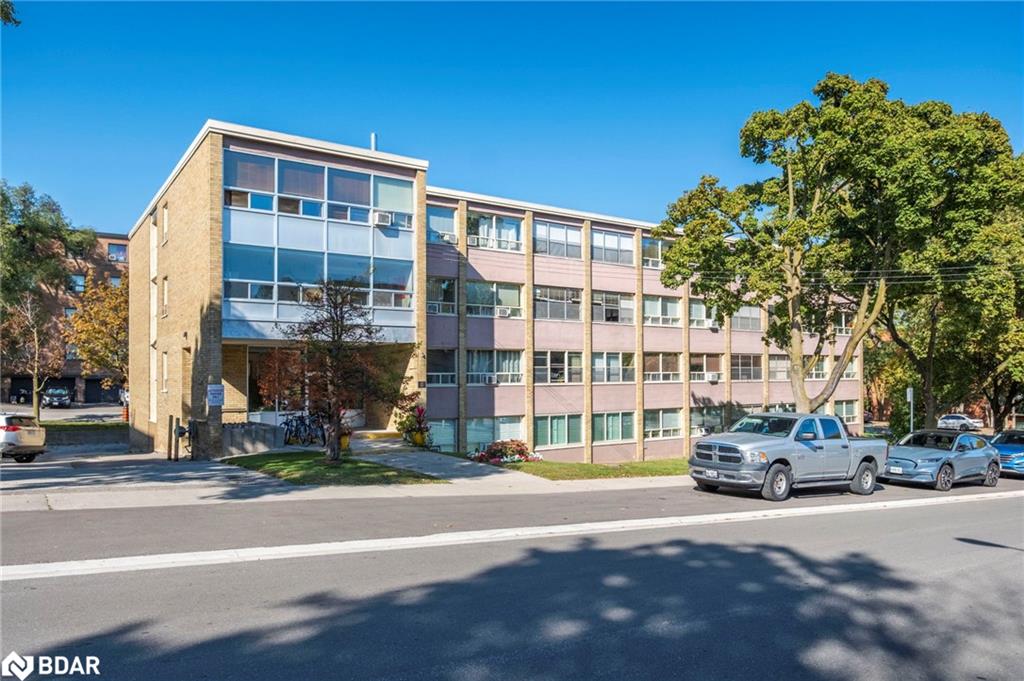 8-kinsdale-boulevard-toronto-ontario-40774620