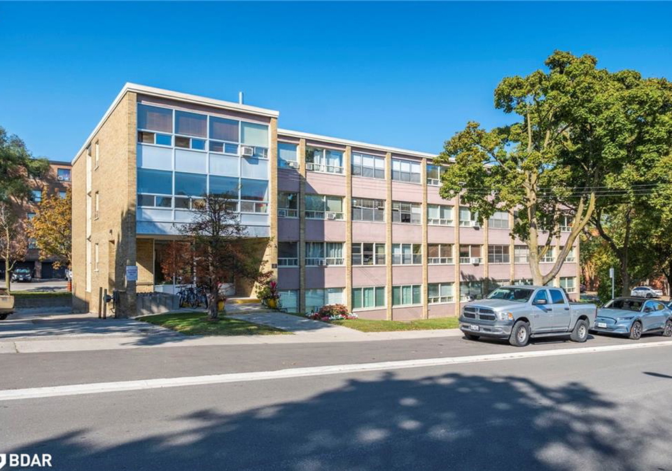 8-kinsdale-boulevard-toronto-ontario-40774620