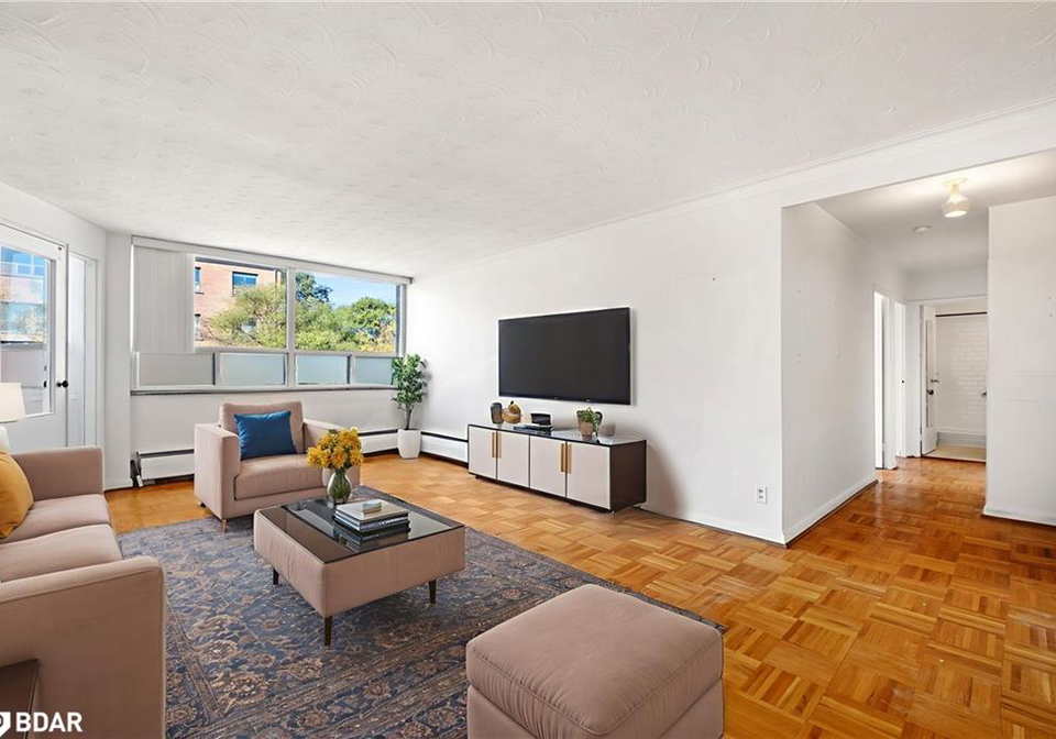 8-kinsdale-boulevard-toronto-ontario-40774620