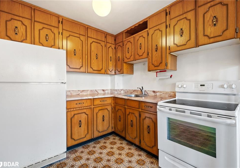 8-kinsdale-boulevard-toronto-ontario-40774620