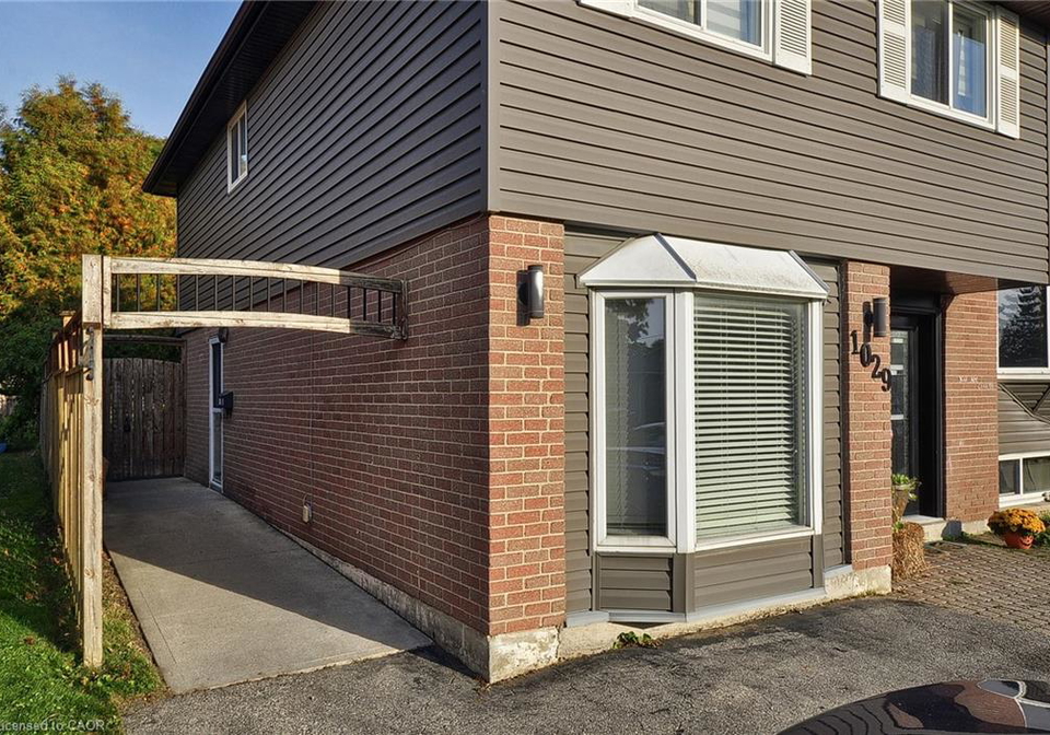 1029-valentine-drive-cambridge-ontario-40774671