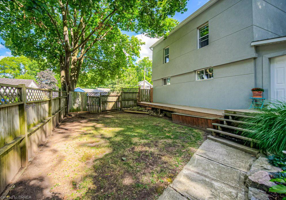 29-charlotte-street-paris-ontario-40774693