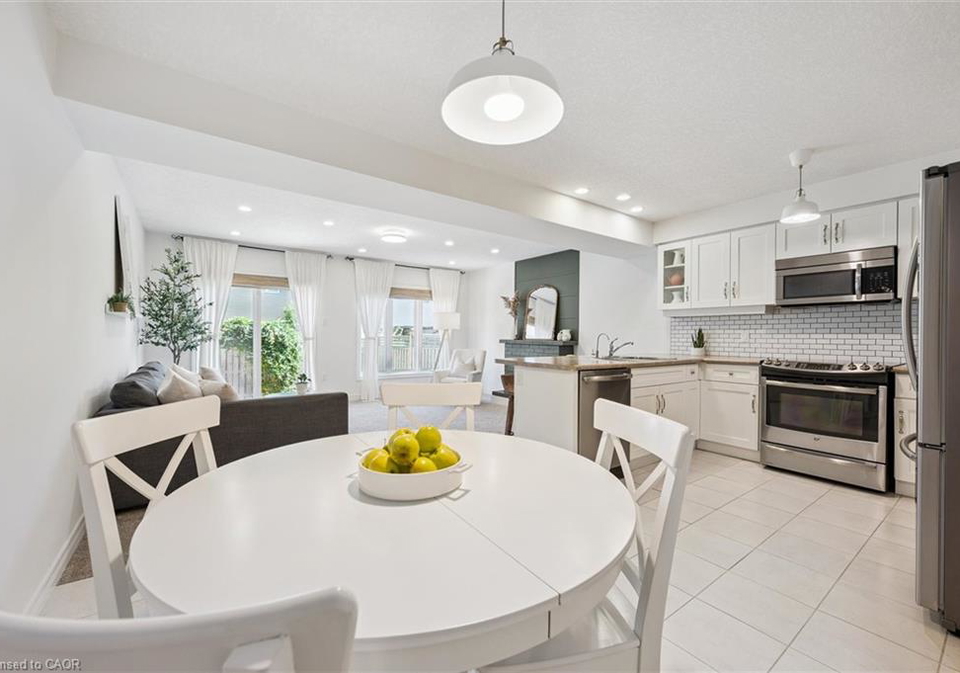 25-sandybay-avenue-kitchener-ontario-40774699