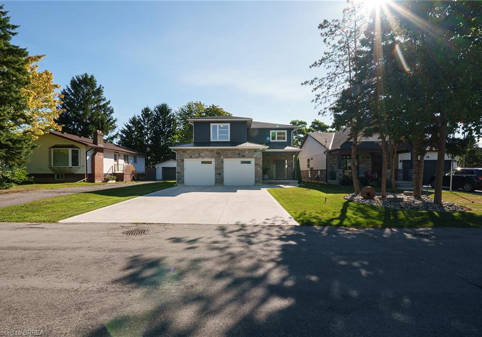 38-lakeview-avenue-port-dover-ontario-40774832