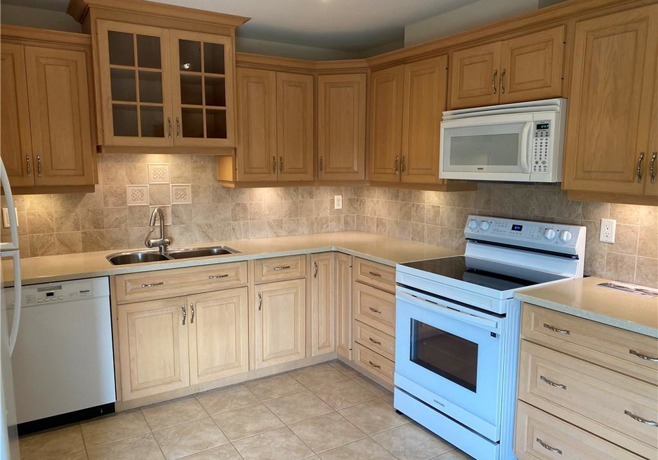 1201-north-shore-boulevard-e-burlington-ontario-40774881