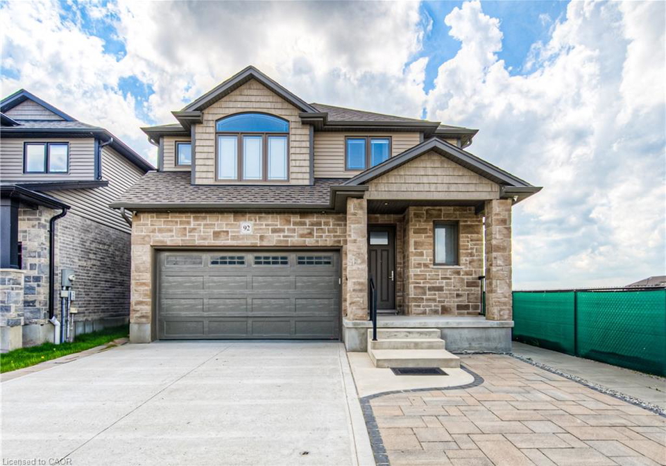 92-lasby-lane-breslau-ontario-40775013